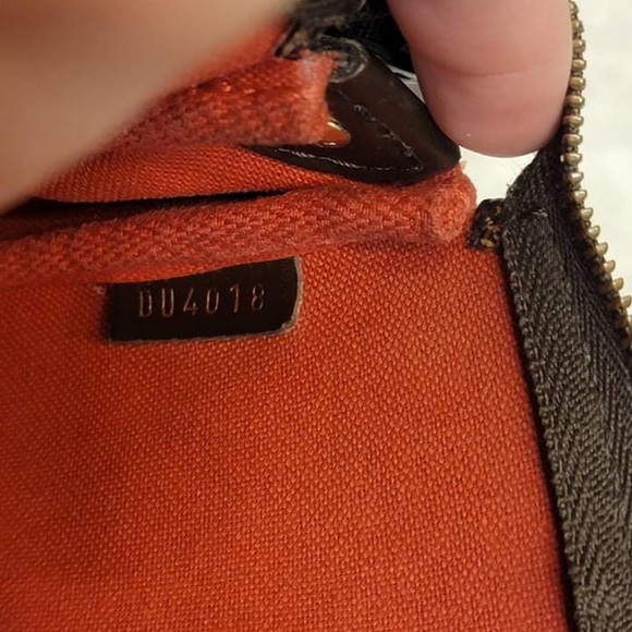 ❌SOLD❌✨AUTHENTIC Eva Clutch in Damier Ebene✨ - Picture 13 of 13